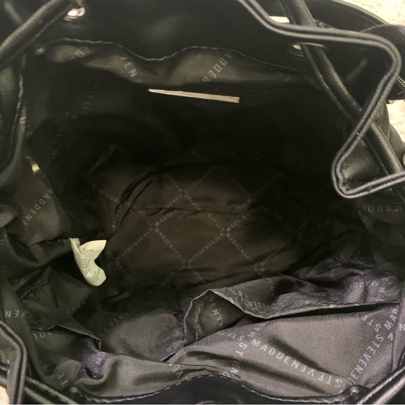 Steve Madden Brivera Quilted Bucket Bag Crosssbody Black Bag NWT Last on… - Picture 10 of 10